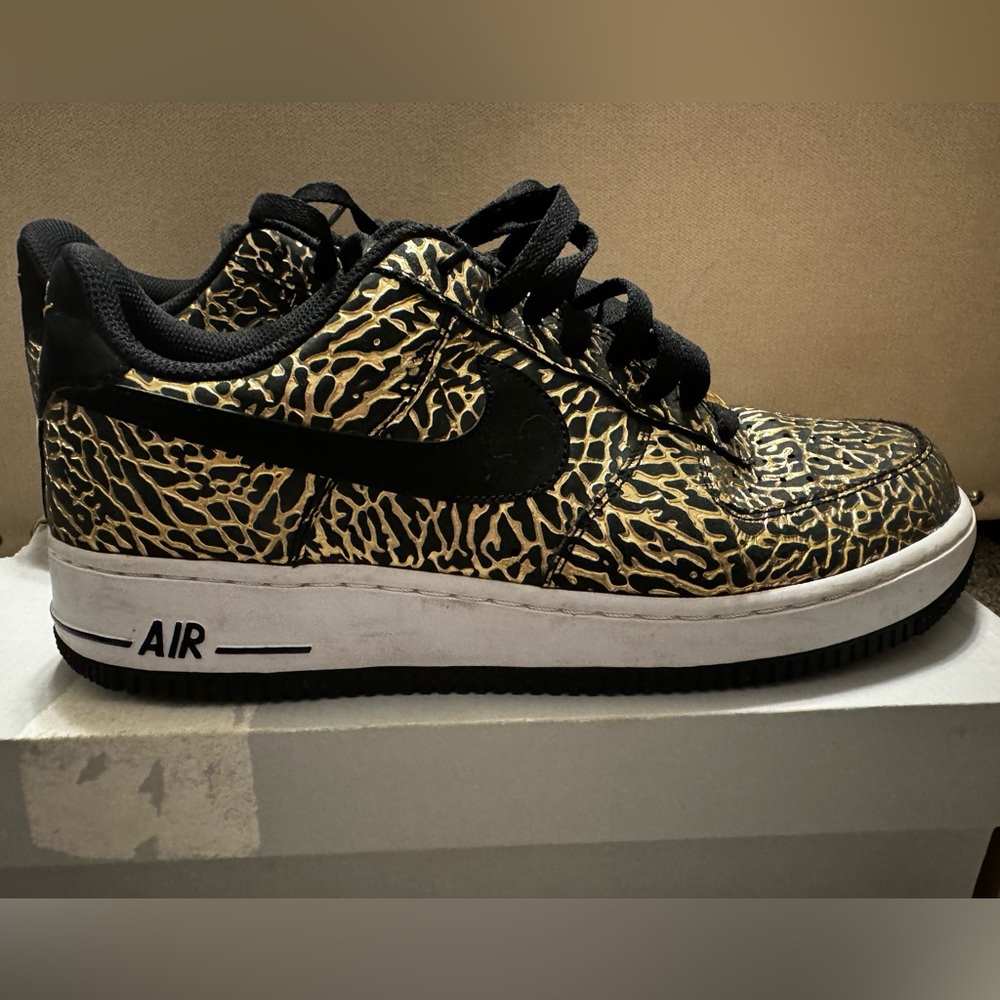 Nike Air Force 1 (Size 9)